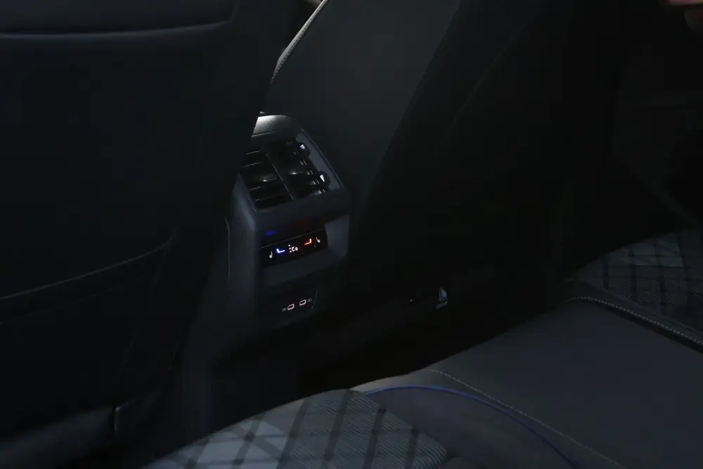 Volkswagen Tiguan 1.5 eHybrid 204pk R-Line Black Style Pano/ uit 2025, foto 18