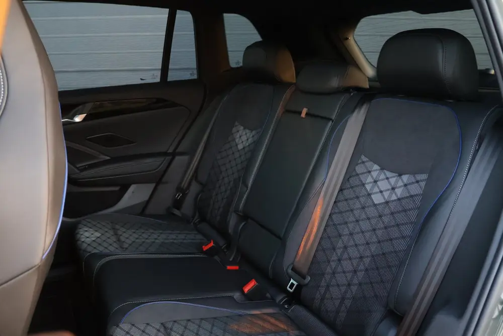 Volkswagen Tiguan 1.5 eHybrid 204pk R-Line Black Style Pano/ uit 2025, foto 8