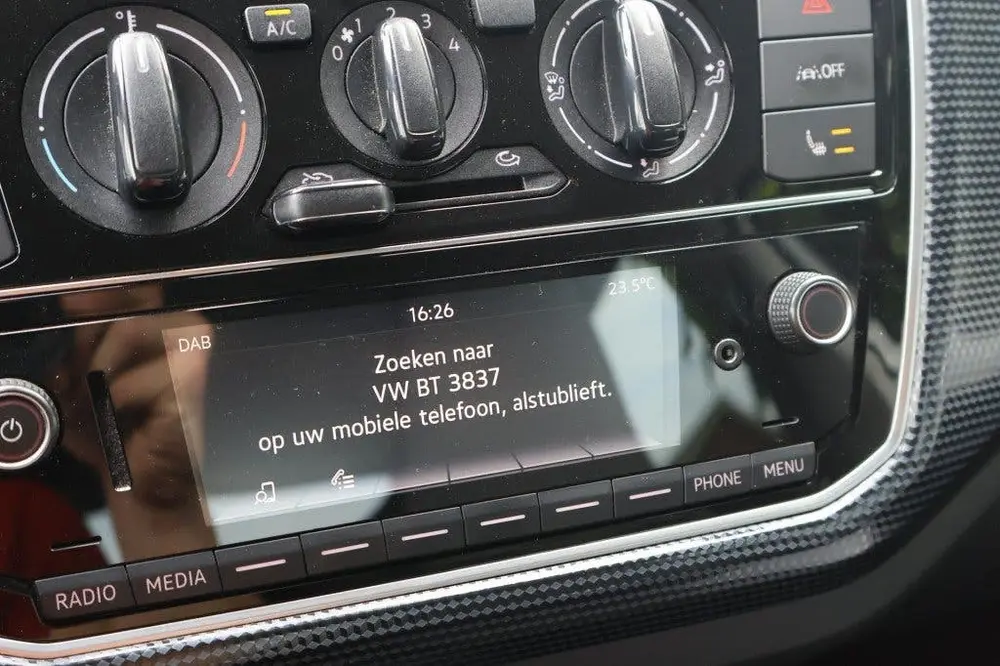 Volkswagen UP 1.0 (65pk) Airco/Lane assist/DAB/17 Inch/Stoel uit 2021, foto 12