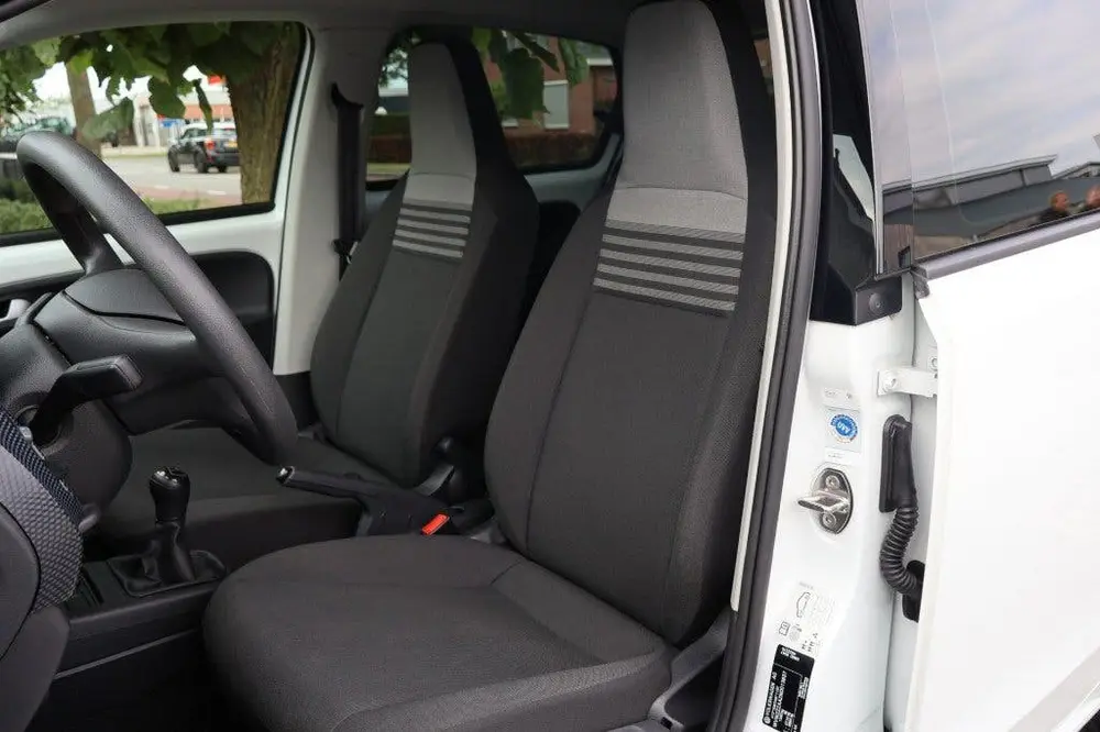 Volkswagen UP 1.0 (65pk) Airco/Lane assist/DAB/17 Inch/Stoel uit 2021, foto 4