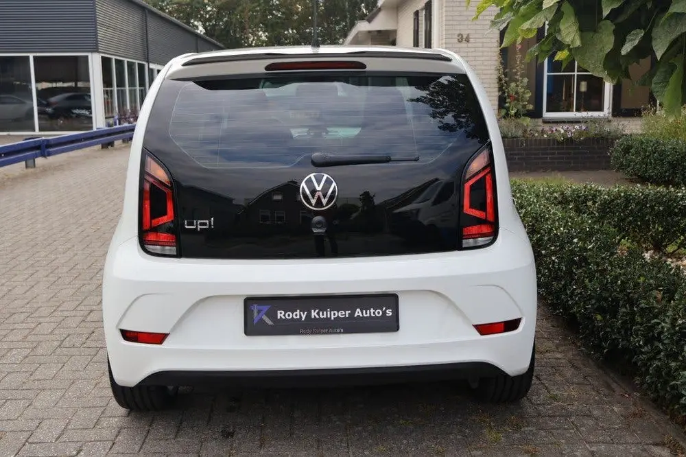 Volkswagen UP 1.0 (65pk) Airco/Lane assist/DAB/17 Inch/Stoel uit 2021, foto 6