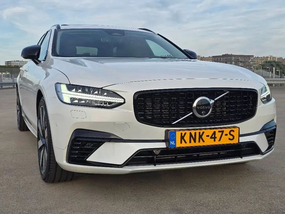Volvo V90 T6 350pk Plug-in Hybrid Aut AWD Ultra Plus uit 2025, foto 2