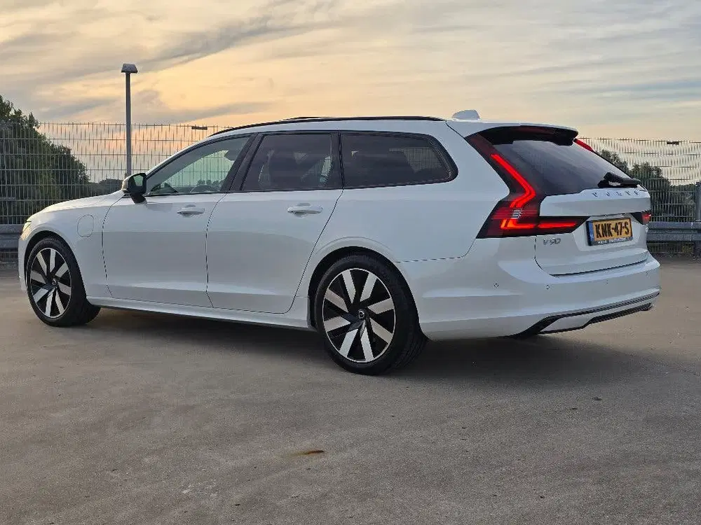 Volvo V90 T6 350pk Plug-in Hybrid Aut AWD Ultra Plus uit 2025, foto 8