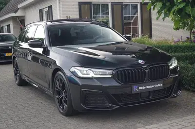BMW 5-serie 530e (292pk) M pakket HUD uit 2023