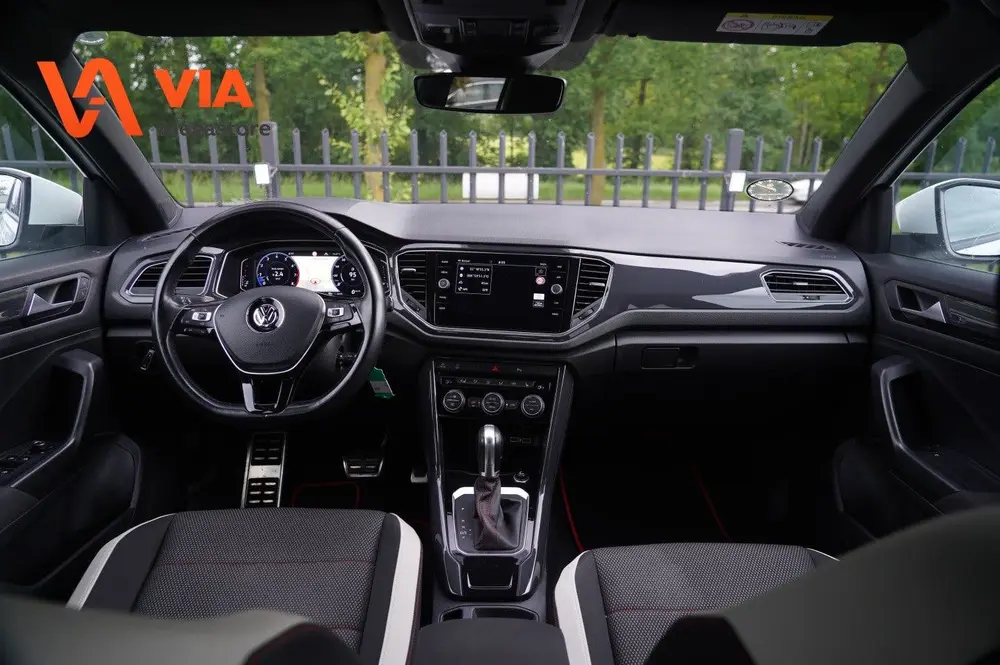 Volkswagen T-Roc 1.5 TSi Sport | Camera | Trekhaak | Stoelve uit 2019, foto 2