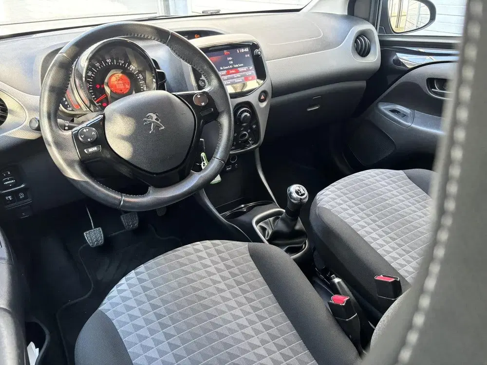 Peugeot 108 5-deurs Active 1.0 e-VTi 72pk uit 2021, foto 12