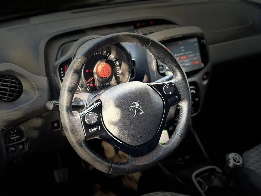 Peugeot 108 5-deurs Active 1.0 e-VTi 72pk uit 2021, foto 15