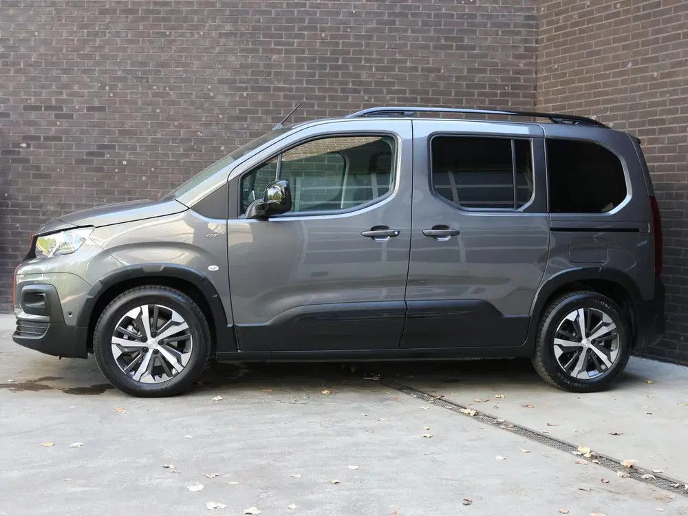 Peugeot Rifter GT 50kWh 136pk uit 2022, foto 2