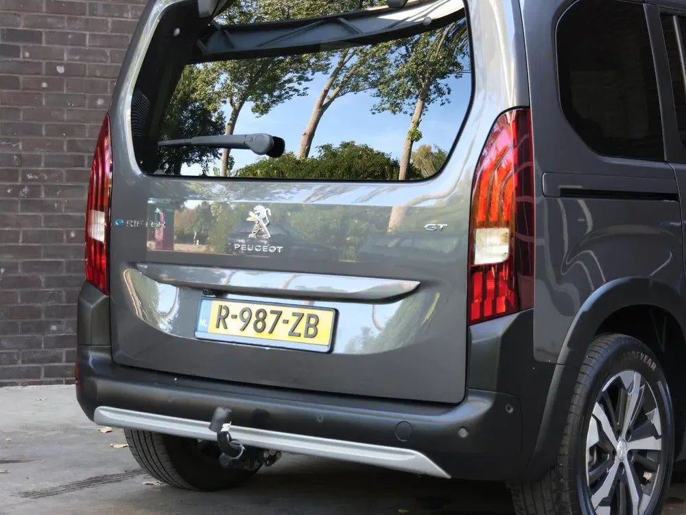 Peugeot Rifter GT 50kWh 136pk uit 2022, foto 9