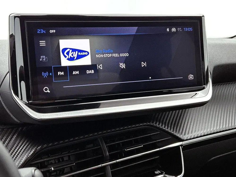 Peugeot 2008 1.2 Hybrid 145 Allure Navigatie uit 2025, foto 19
