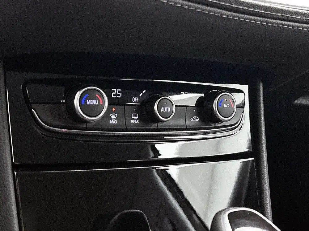 Opel Grandland X 130pk Turbo Innovation uit 2020, foto 19