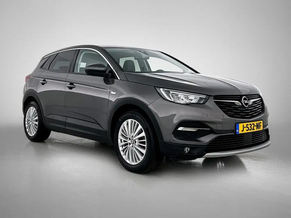 Opel Grandland X 130pk Turbo Innovation uit 2020, foto 2