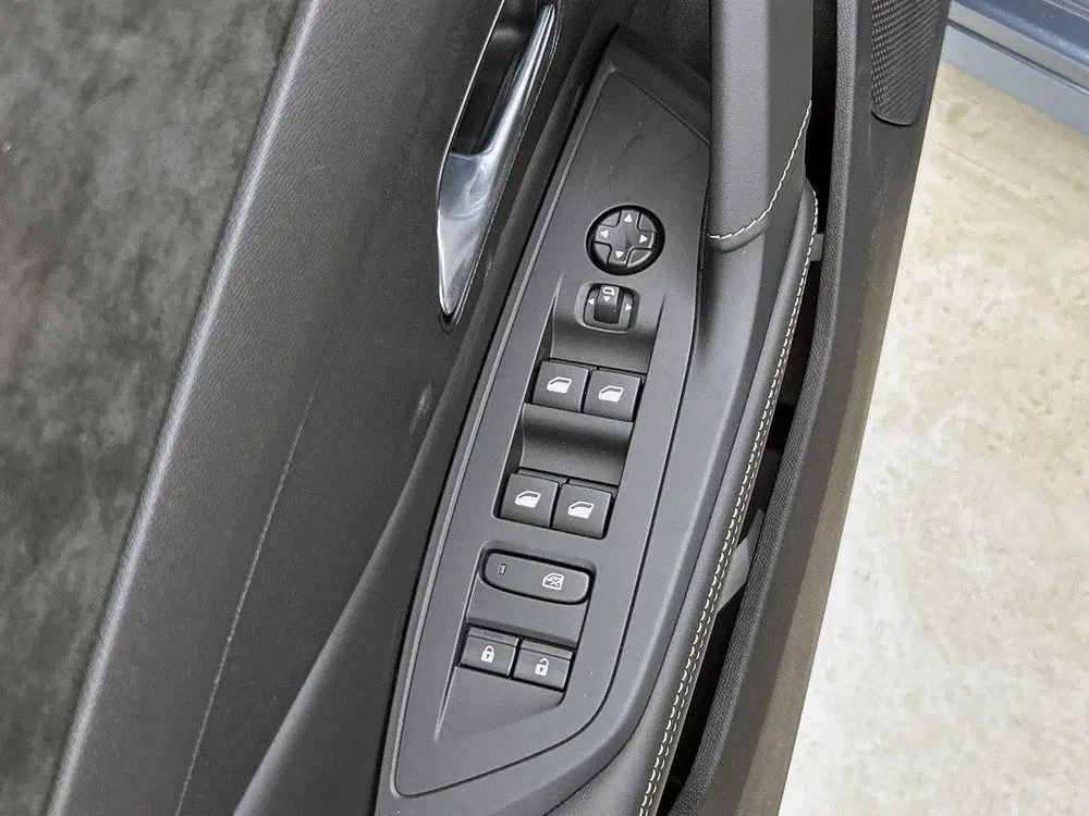 Peugeot 308 SW GT 1.6 Plug-in Hybrid 195pk Automaat uit 2026, foto 18