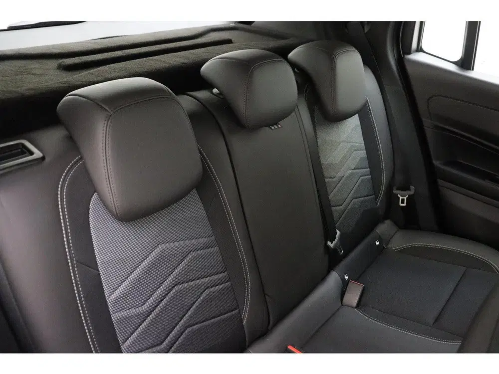 Jeep Avenger 1.2 Altitude 100 PK uit 2024, foto 16
