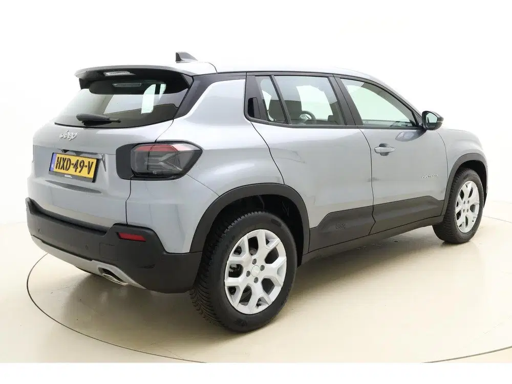Jeep Avenger 1.2 Altitude 100 PK uit 2024, foto 2