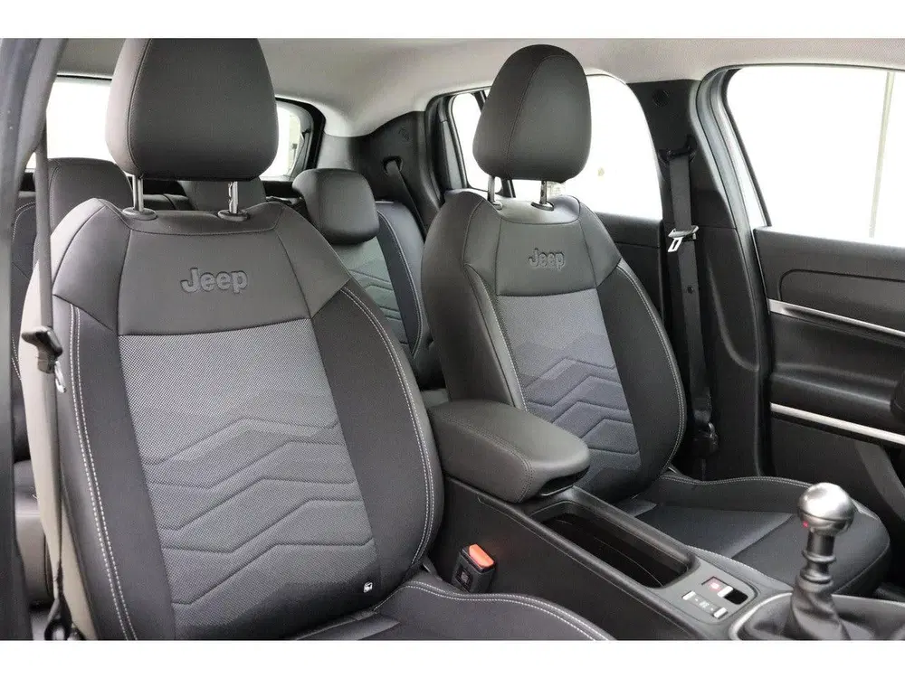 Jeep Avenger 1.2 Altitude 100 PK uit 2024, foto 7