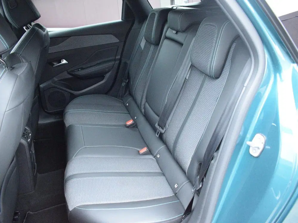 Peugeot 308 SW 1.5 BlueHDi Allure Pack Business uit 2022, foto 12