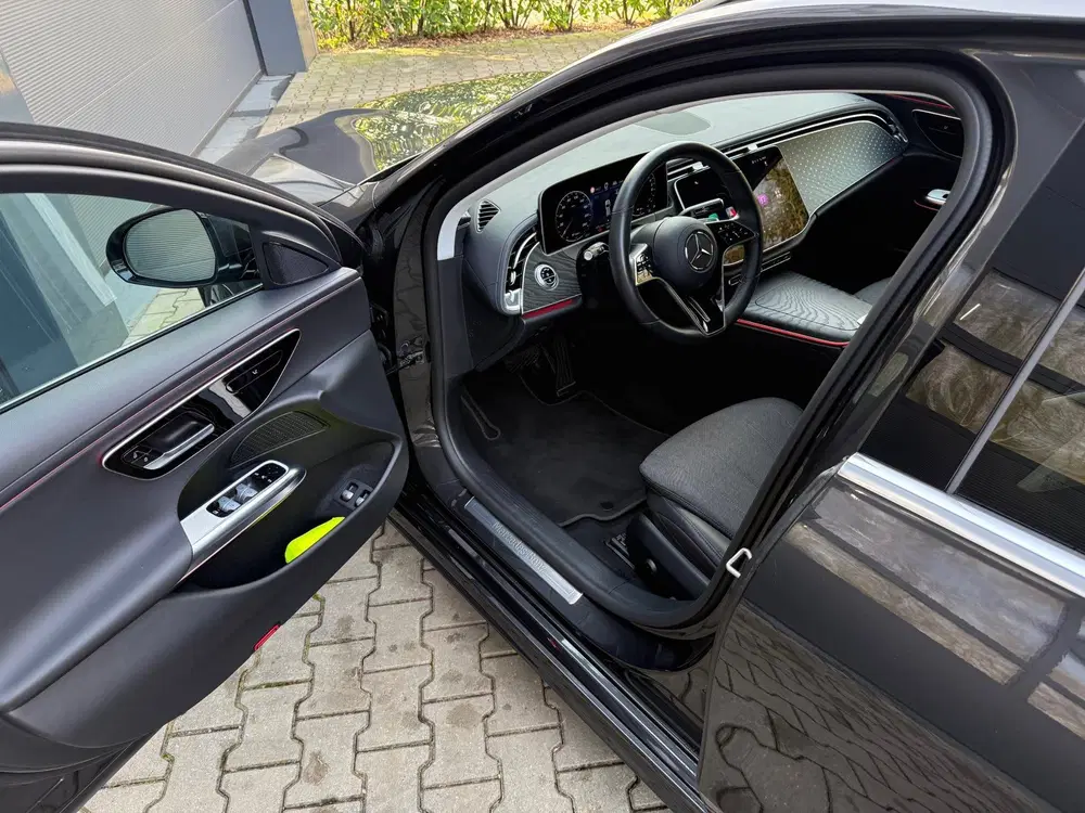 Mercedes-Benz E-Klasse 300 e Exclusive Line uit 2024, foto 11