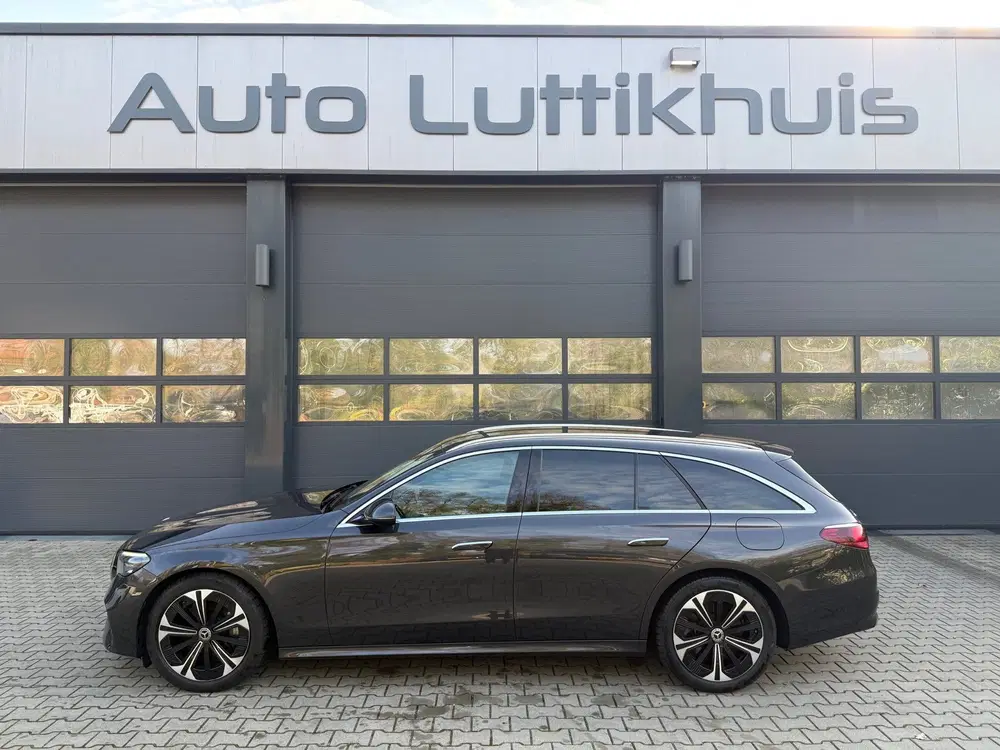 Mercedes-Benz E-Klasse 300 e Exclusive Line uit 2024, foto 3