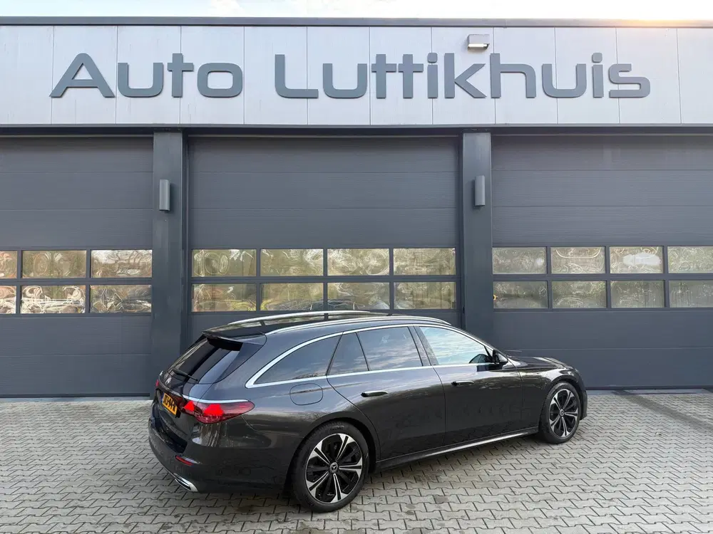Mercedes-Benz E-Klasse 300 e Exclusive Line uit 2024, foto 4
