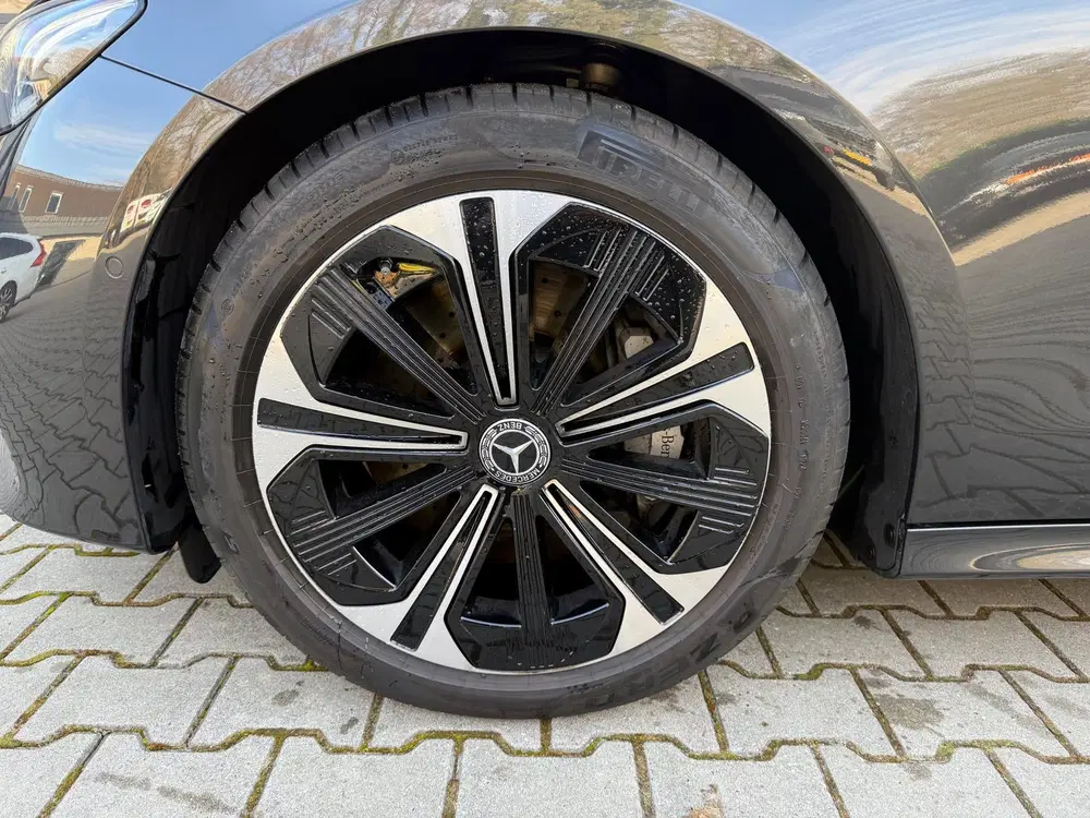 Mercedes-Benz E-Klasse 300 e Exclusive Line uit 2024, foto 6