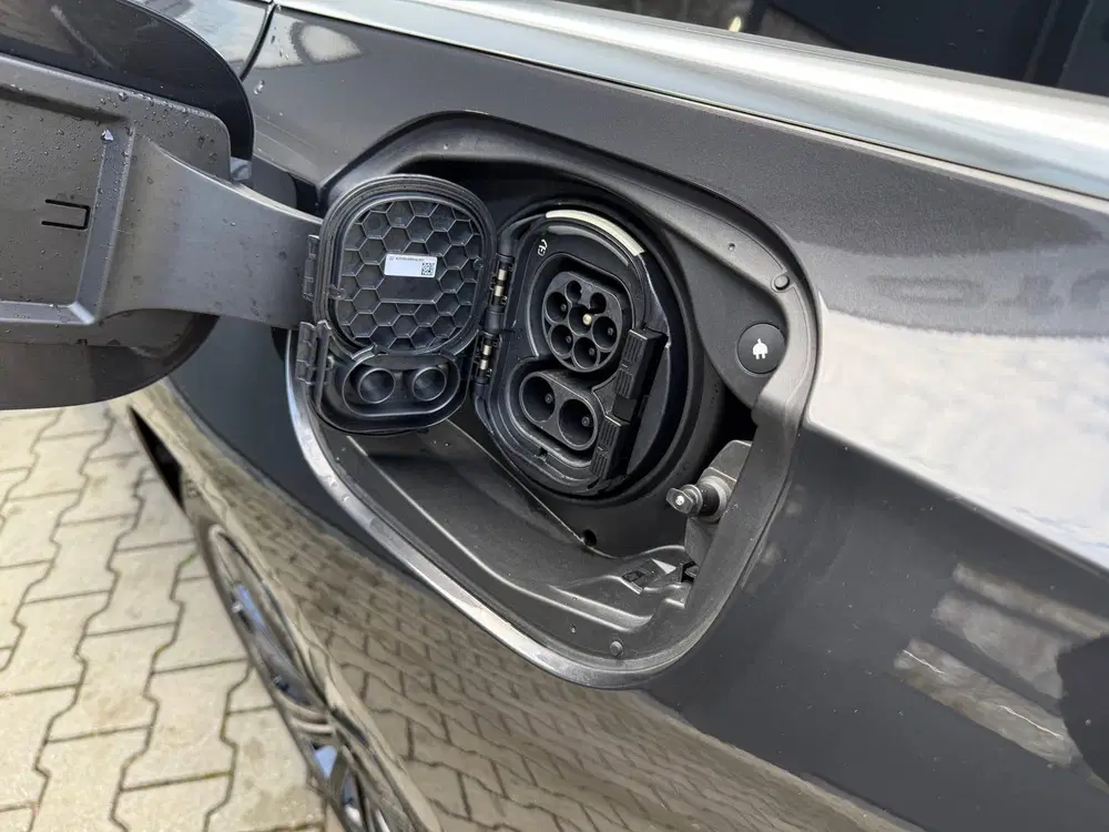 Mercedes-Benz E-Klasse 300 e Exclusive Line uit 2024, foto 9