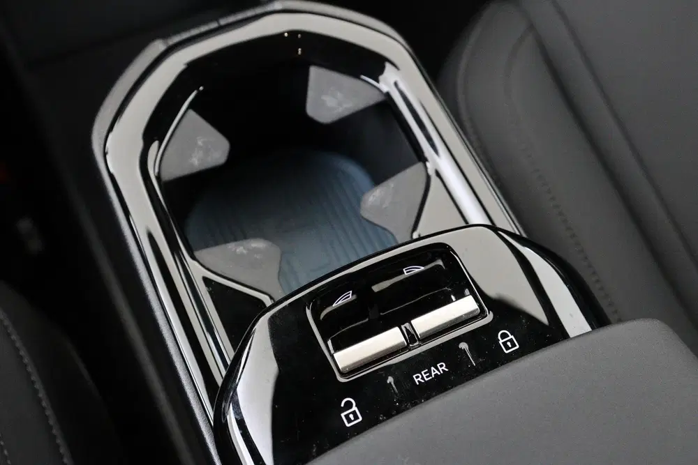 Volvo EX30 SINGLE MOTOR CORE 51 kWh -CLIMATE uit 2024, foto 18