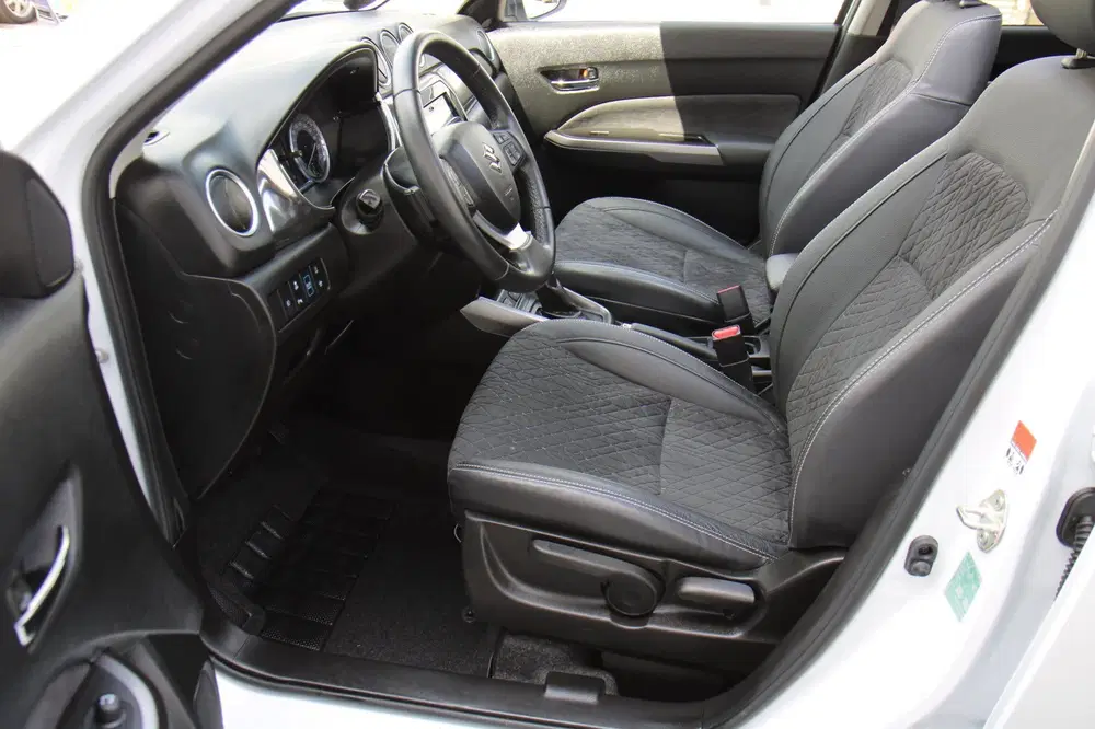 Suzuki Vitara 1.5 Hybrid Adventure Pano Carplay Camera A uit 2023, foto 7
