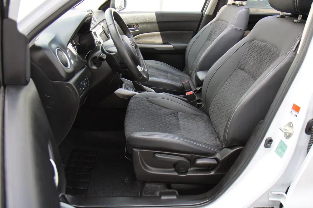 Suzuki Vitara 1.5 Hybrid Adventure Pano Carplay Camera A uit 2023, foto 8