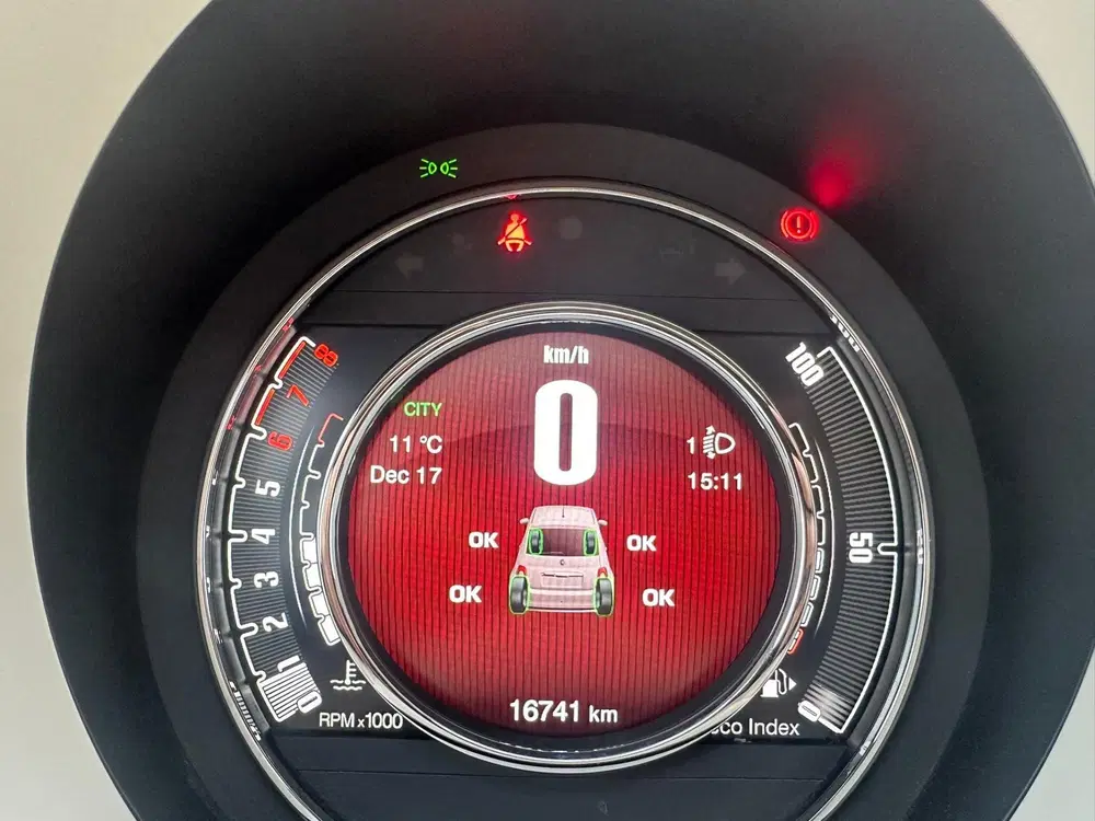 Fiat 500 1.0 Hybrid uit 2023, foto 13