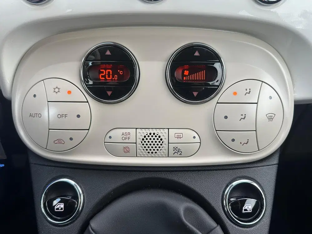 Fiat 500 1.0 Hybrid uit 2023, foto 16