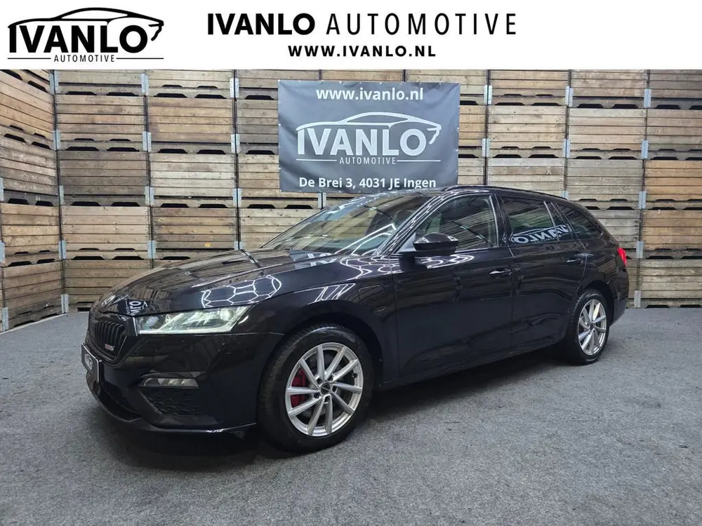 Skoda Octavia Combi RS 1.4 TSI iV PHEV RS + HuD Pano Camera uit 2023, foto 2