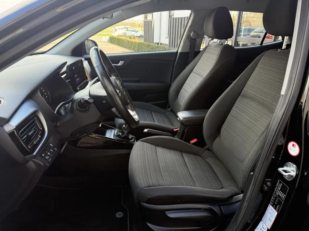 Kia Stonic 1.0 T-GDi MHEV DynamicLine CARPLAY uit 2021, foto 12