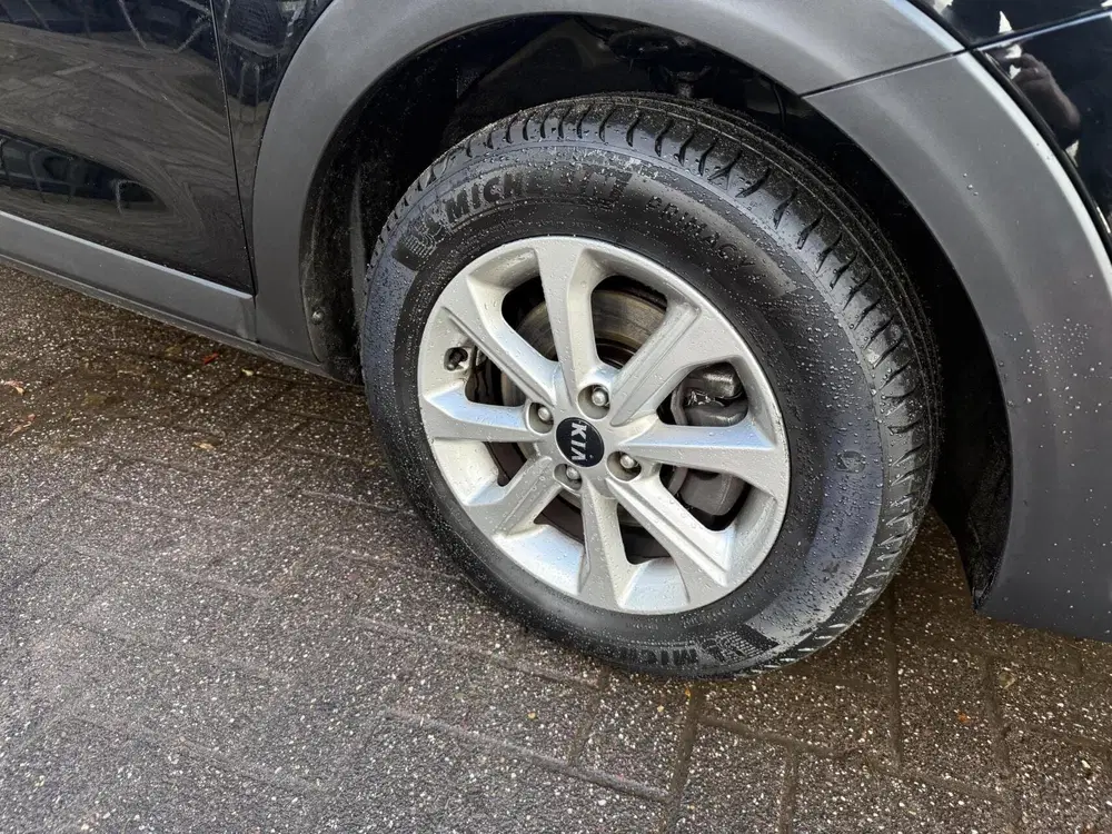 Kia Stonic 1.0 T-GDi MHEV DynamicLine CARPLAY uit 2021, foto 4