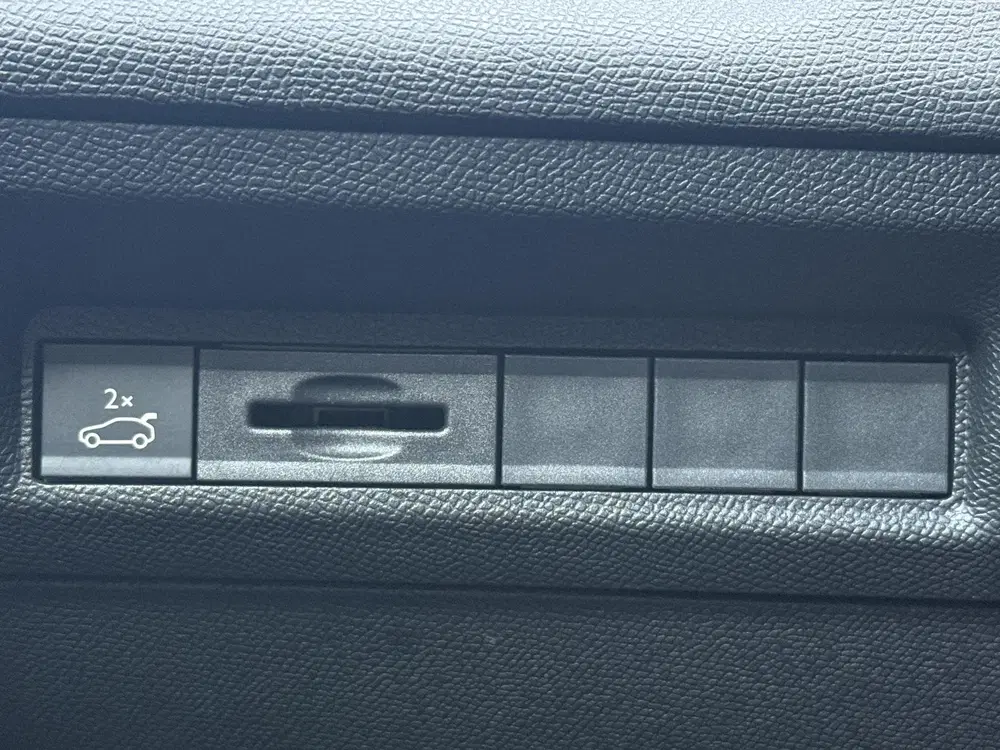 Peugeot 408 1.2 PureTech GT 130 EAT8 l Memory stoelen uit 2023, foto 20