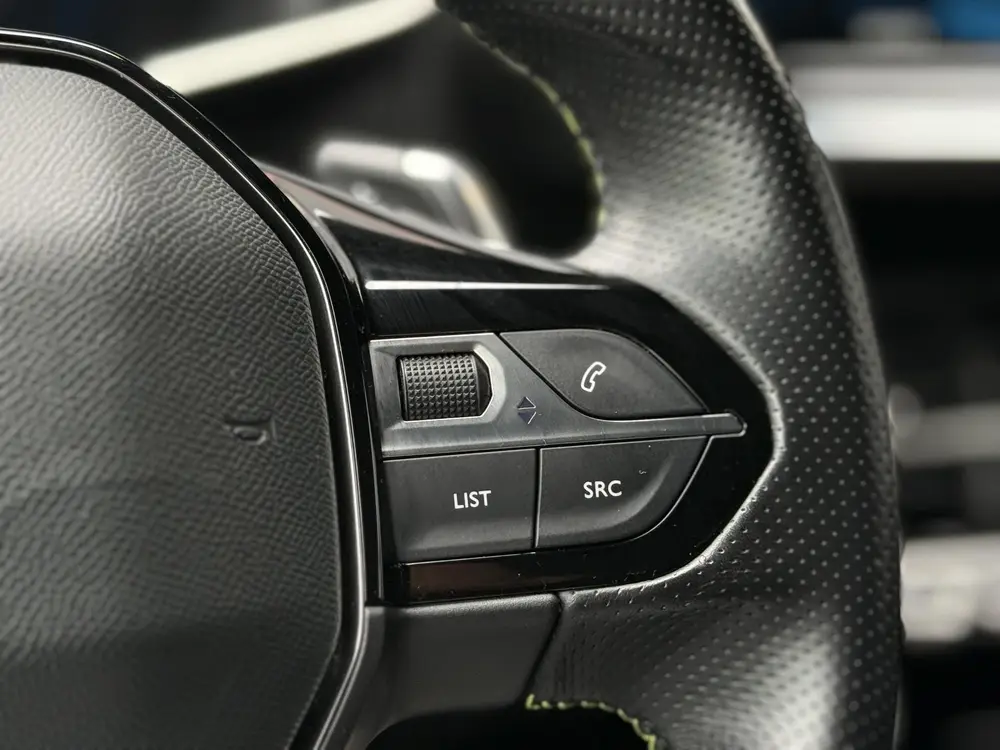 Peugeot 2008 1.2 PureTech GT l Focal HiFi l Blis l Came uit 2021, foto 11