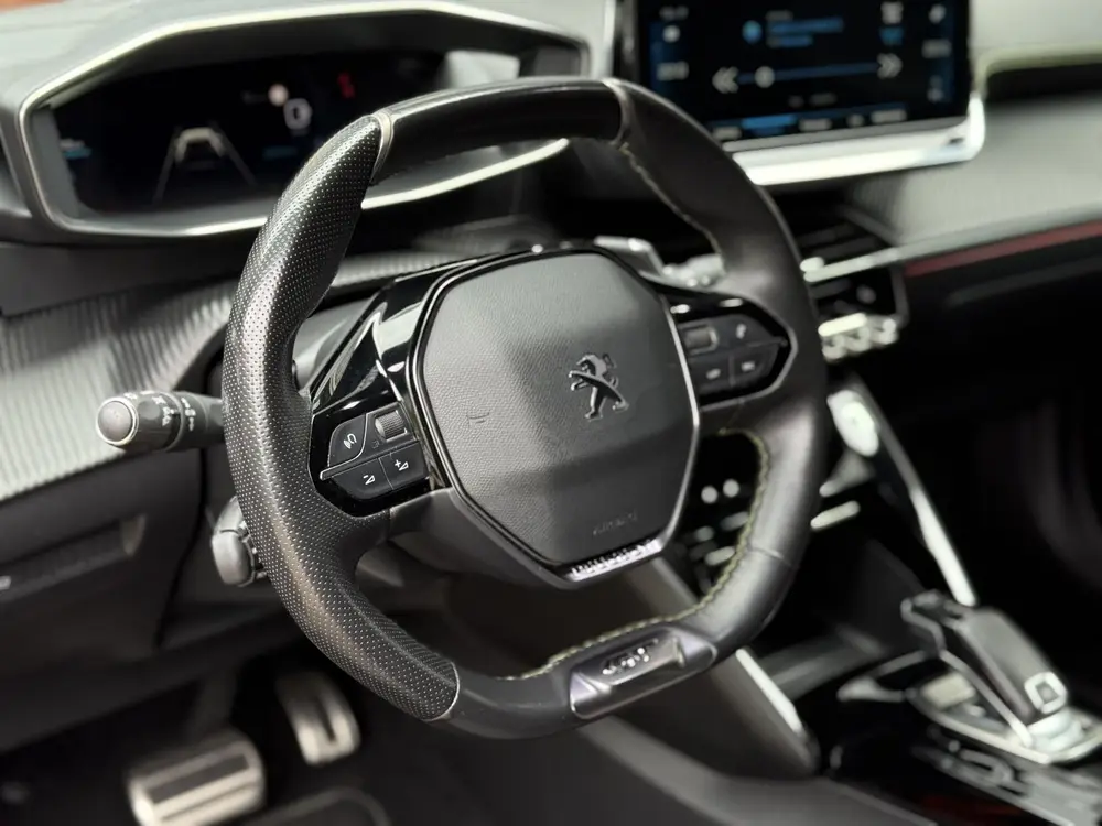 Peugeot 2008 1.2 PureTech GT l Focal HiFi l Blis l Came uit 2021, foto 4