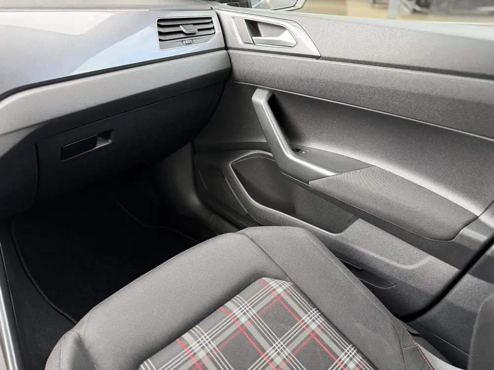 Volkswagen Polo 2.0 TSI GTI l Automaat l Apple Carplay l PDC uit 2020, foto 7