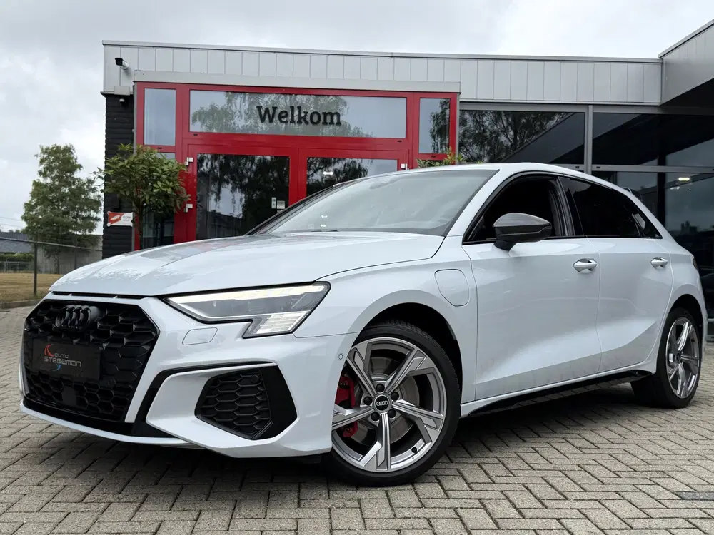 Audi A3 45 TFSI-e COMPETITION * * MATRIX uit 2021