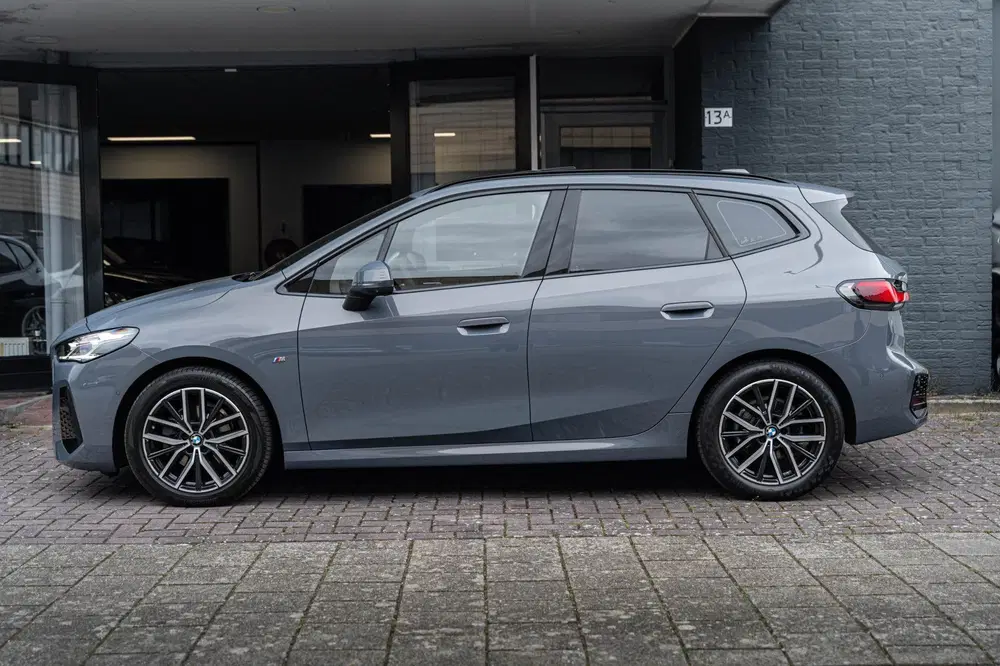 BMW 2-serie 218i uit 2022, foto 10