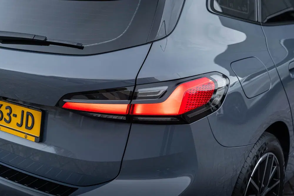 BMW 2-serie 218i uit 2022, foto 17