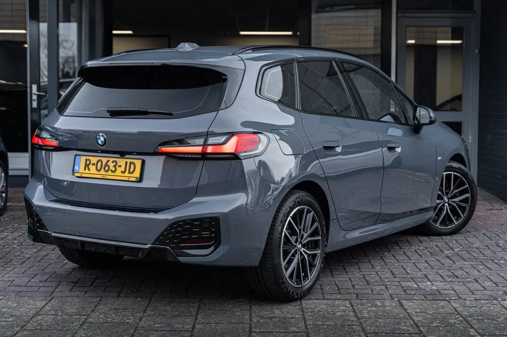 BMW 2-serie 218i uit 2022, foto 2