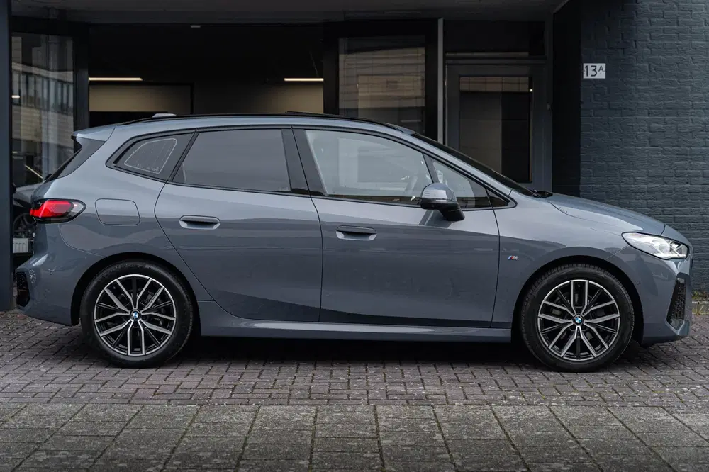 BMW 2-serie 218i uit 2022, foto 3