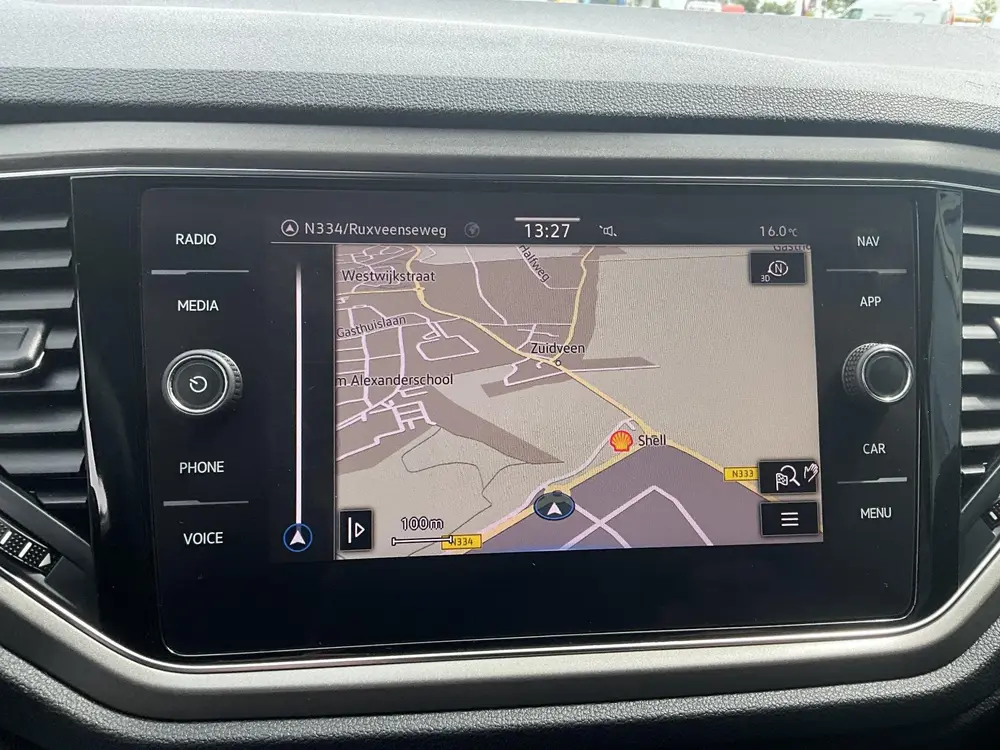 Volkswagen T-Roc 1.5 TSI Style Business uit 2020, foto 16