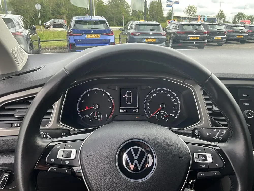 Volkswagen T-Roc 1.5 TSI Style Business uit 2020, foto 18