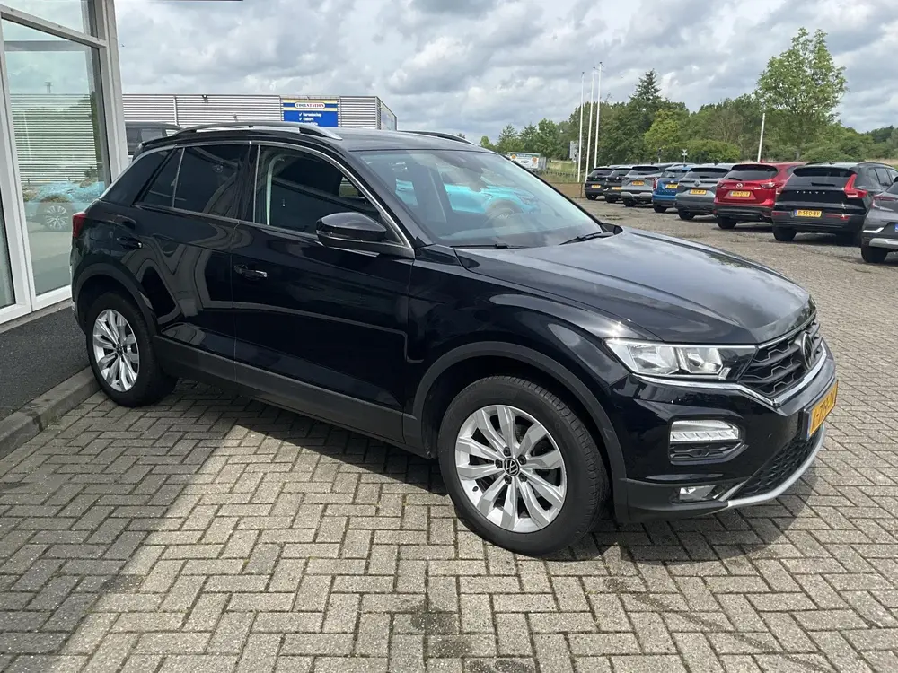 Volkswagen T-Roc 1.5 TSI Style Business uit 2020, foto 3