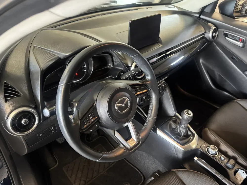 Mazda 2 1.5 Skyactiv-G Airco Navi Carplay (bj 2022 uit 2022, foto 3
