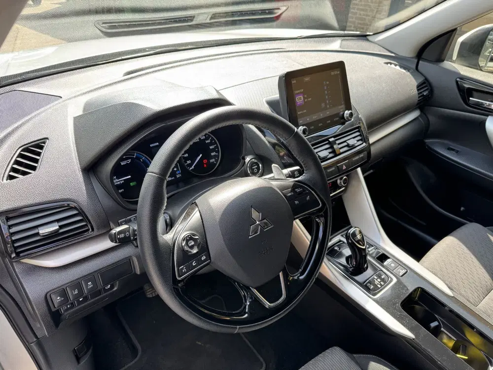 Mitsubishi Eclipse Cross 2.4 PHEV Intense Climate Control Ca uit 2024, foto 3