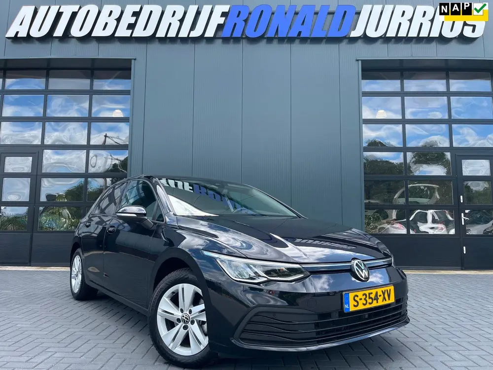 Volkswagen Golf 1.5 eTSI Life Business NLAuto/Automaat/Massa uit 2023