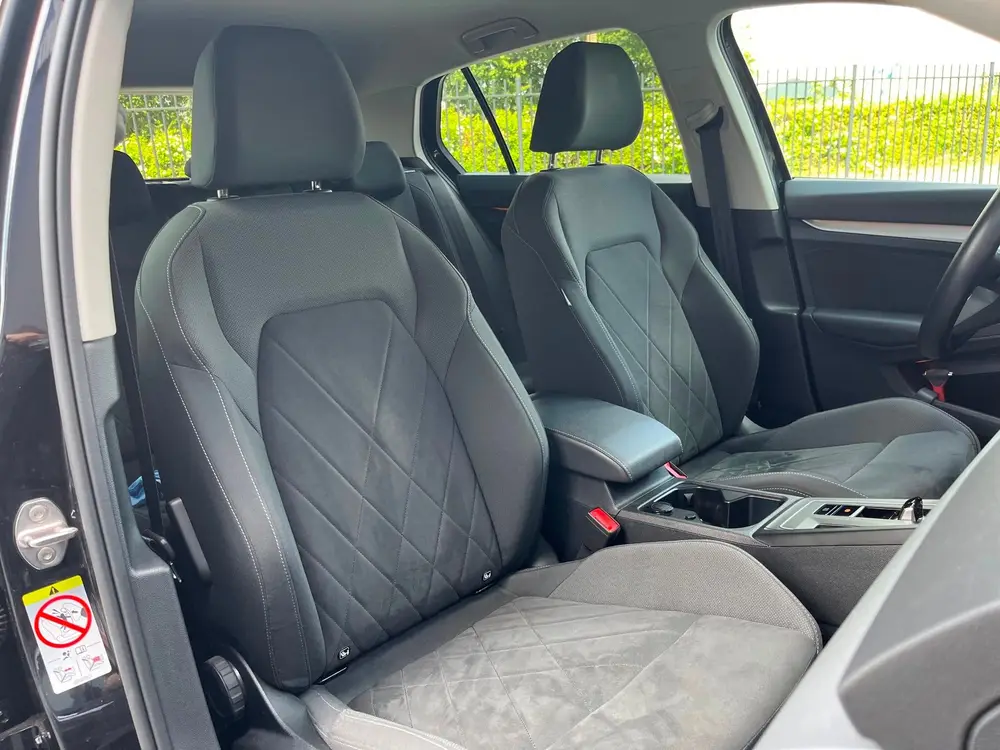 Volkswagen Golf 1.5 eTSI Life Business NLAuto/Automaat/Massa uit 2023, foto 20
